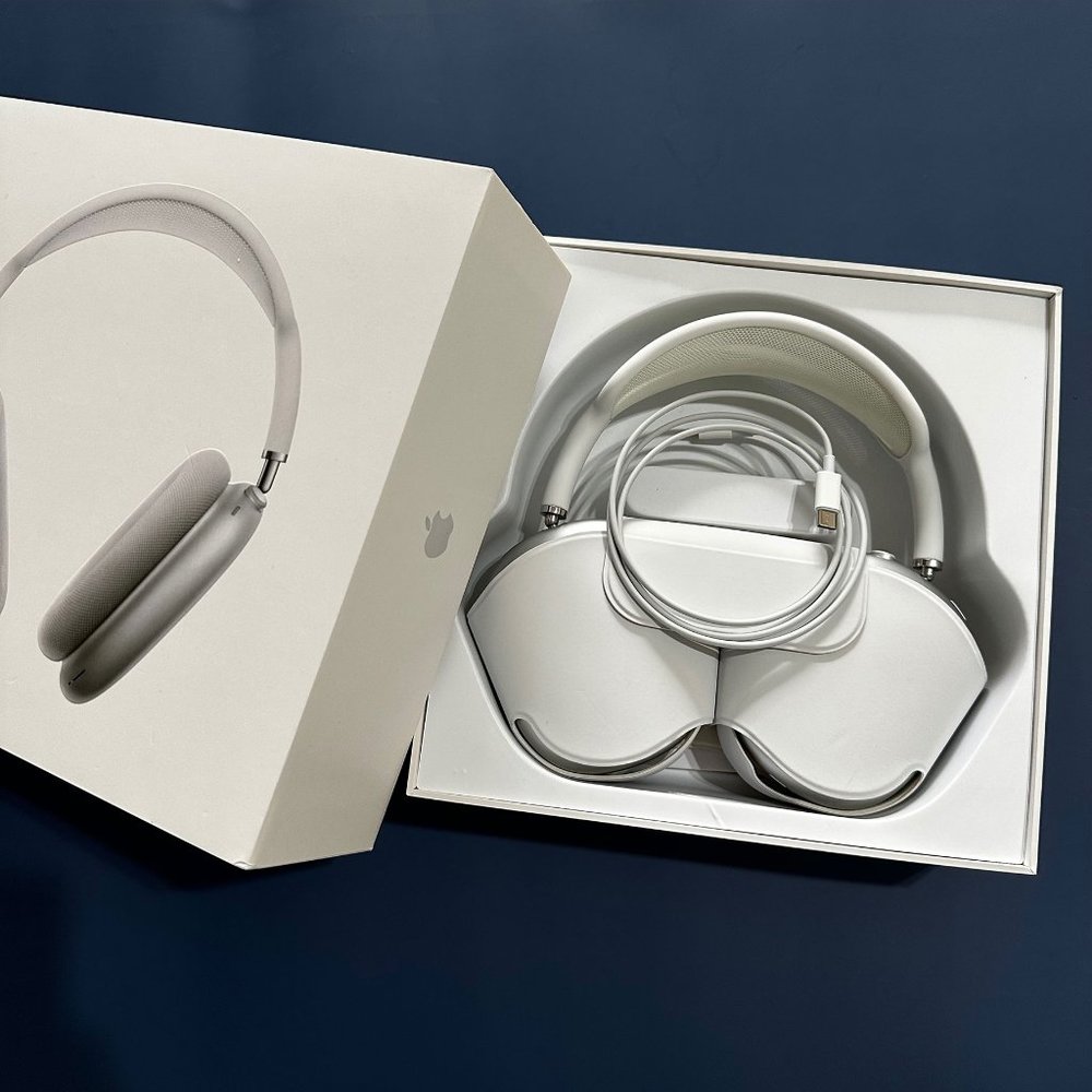 Apple Airpods Max in Silver